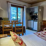 Igloo 3* Morzine