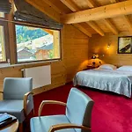 Hotel Igloo 3*