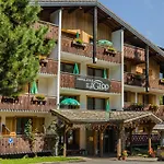 Igloo Hotel